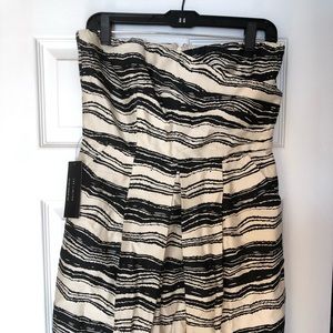 The limited Strapless dress